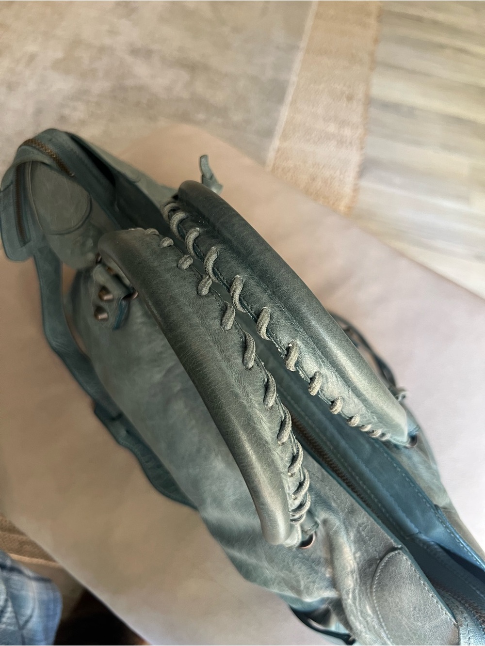 Balenciaga Classic Leather City Bag - Picture 9 of 16